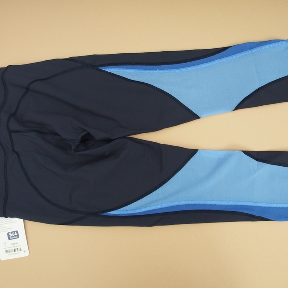 Lululemon Legging. Mix Mesh Blue Contrast Crop Legging Size 6 - Picture 4 of 10